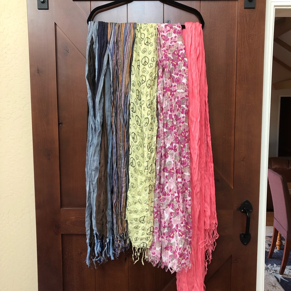 Bundle of 8 scarves! Assortment of design/color